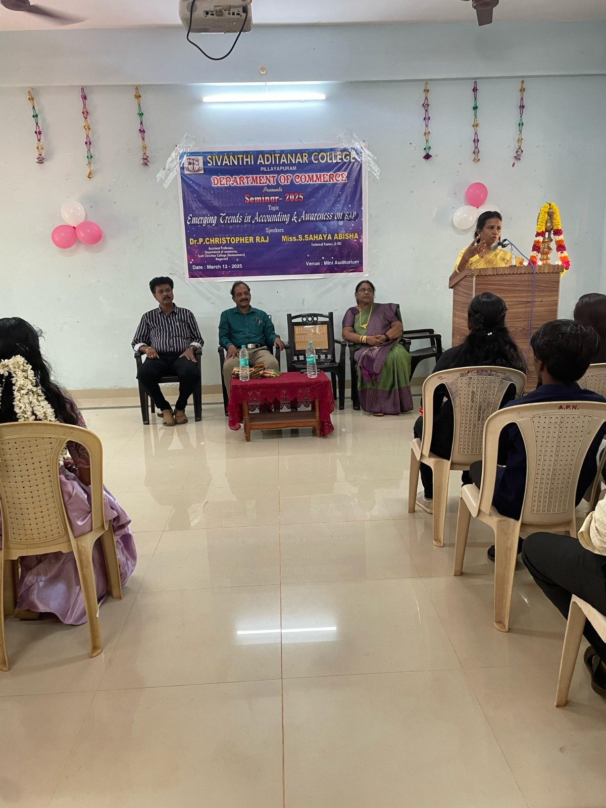 B. Com seminar